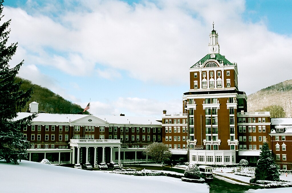 The Warm Springs Pools - Omni Homestead